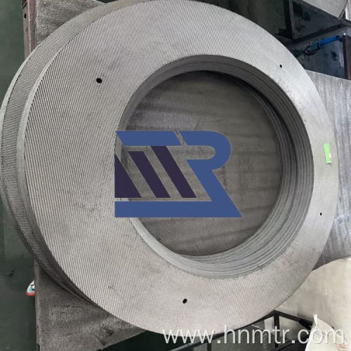 Carbon fiber cone platform door for vacuum furnace